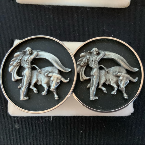 Vintage HICKOK Matador Bull Fighter Cuff Links - Picture 1 of 4
